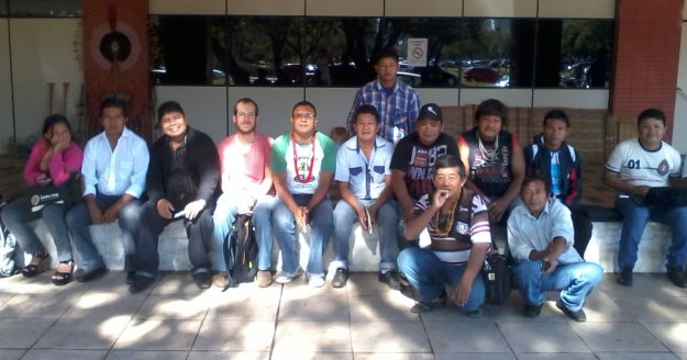 Comitiva indígena e servidores da CR Madeira na FUNAI em Brasília.